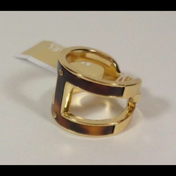 Michael Kors Ring - Picture 2 of 3